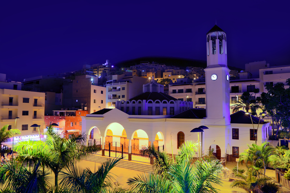 Los Cristianos at night